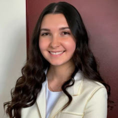 Photo of Elizabeth Silva Smulski, Research Lead, Industry Practice, Info-Tech Research Group.