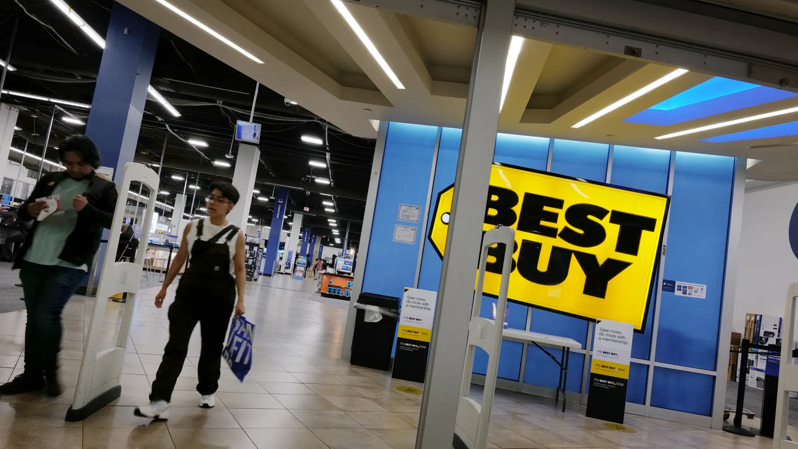 thumbnail for Best Buy Wants to Be at the Forefront of Agentic AI Discovery