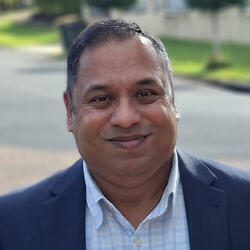 Dimuth Samaranayaka headshot