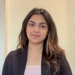 Sara Bakshi headshot