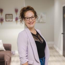 Kelly Hefford headshot