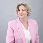 Caroline Riley headshot