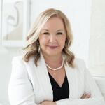 Julie Cober headshot