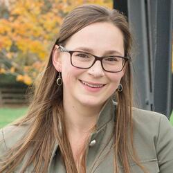 Rebecca Hoke headshot