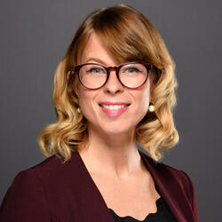 Becca Mackey headshot