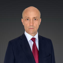 Petar Hristov headshot