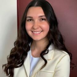 Elizabeth Silva Smulski headshot