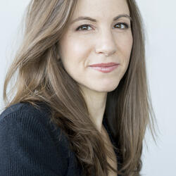 Julie Geller headshot