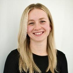 Molly Woudenberg headshot