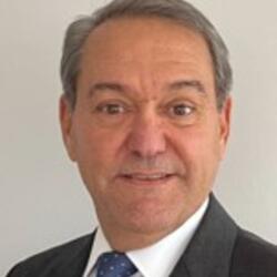 Ricardo de Oliveira headshot