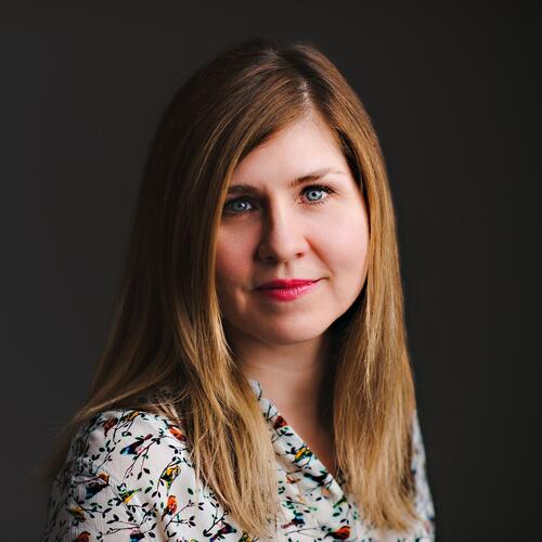 Angela Scott headshot