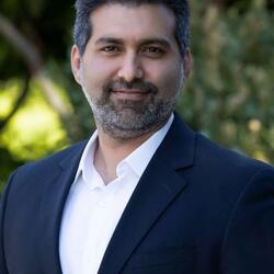 Areez Elavia headshot